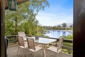 Rutherfurd Lakehouse - Taupo Holiday Home